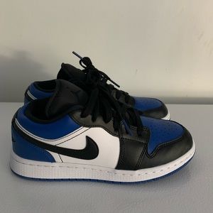 Air Jordan 1 Low royal toe